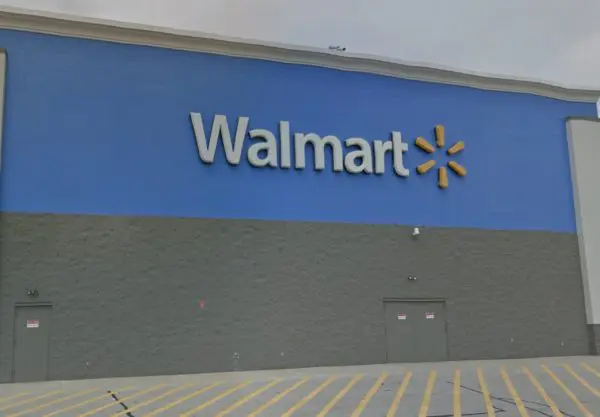 Hawaii’s Supporters Falsely Claim that Walmart, Kroger, Walgreens, CVS, Costco, and Target Generally Prohibit Permitted Concealed Carry in Their Stores. These Stores Can Post Signs Banning Guns, But They Don’t—They Don’t Even Ban Carrying Without Permits in Constitutional Carry States